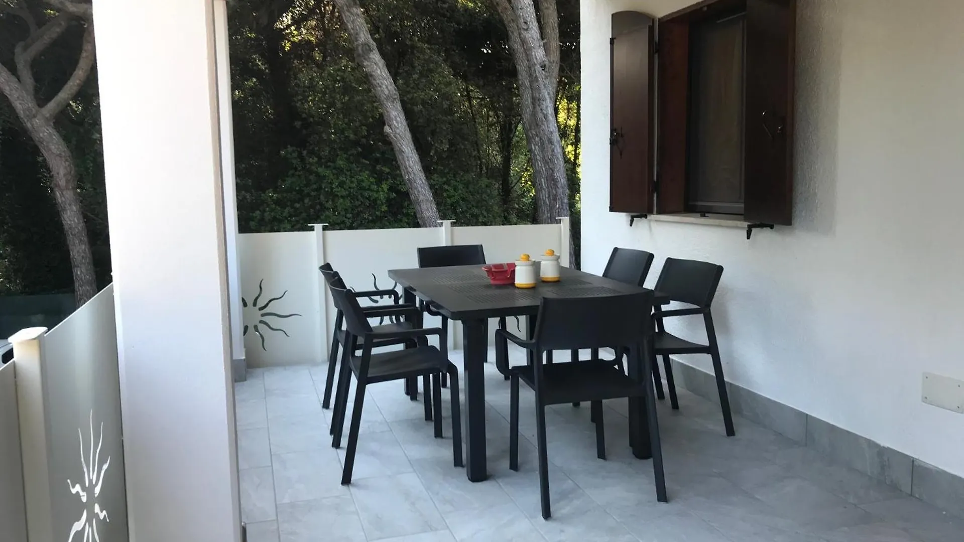 Villa Consuelo 140 로솔리나 마레 펜션