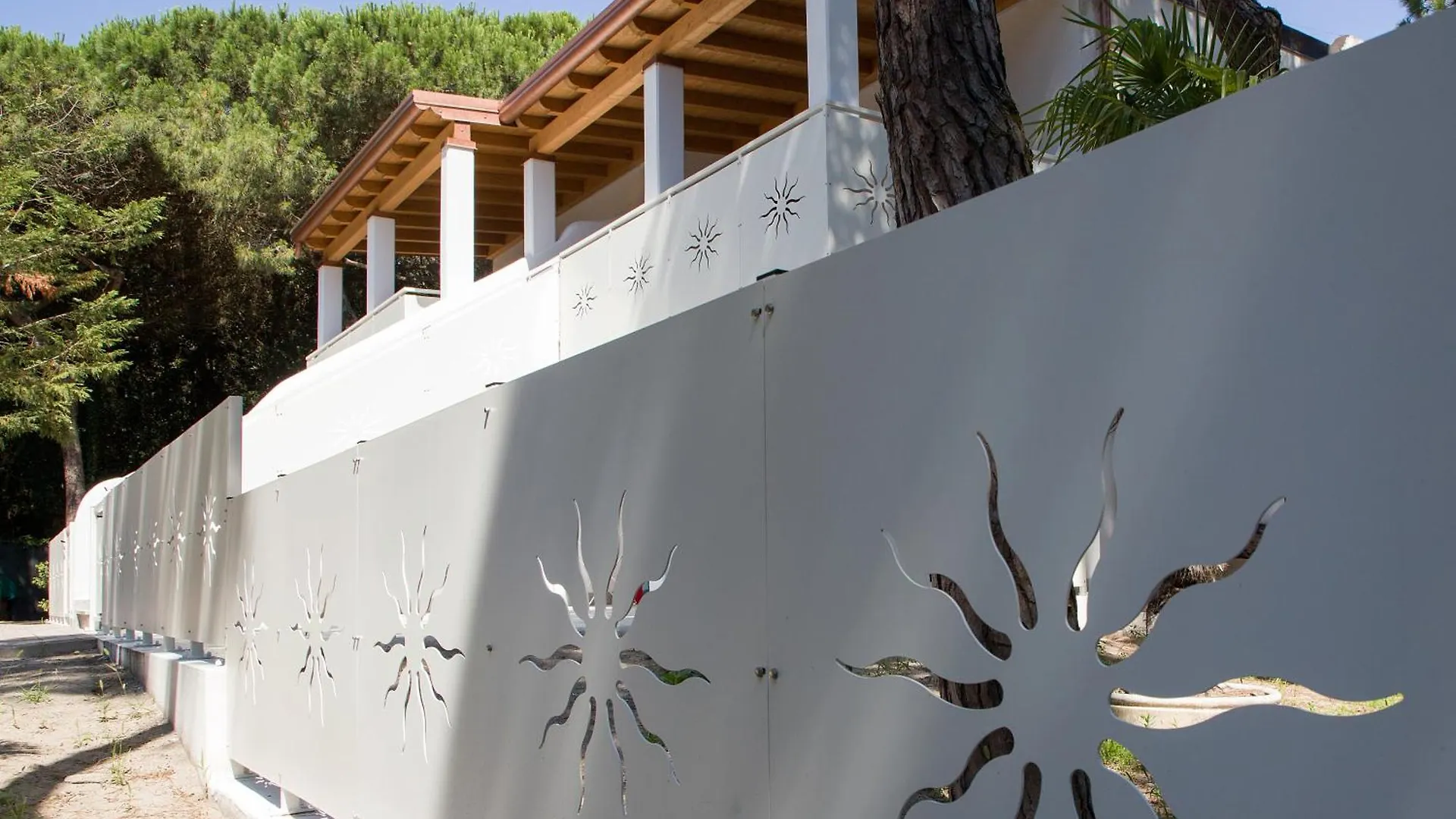 Villa Consuelo 140 로솔리나 마레 펜션